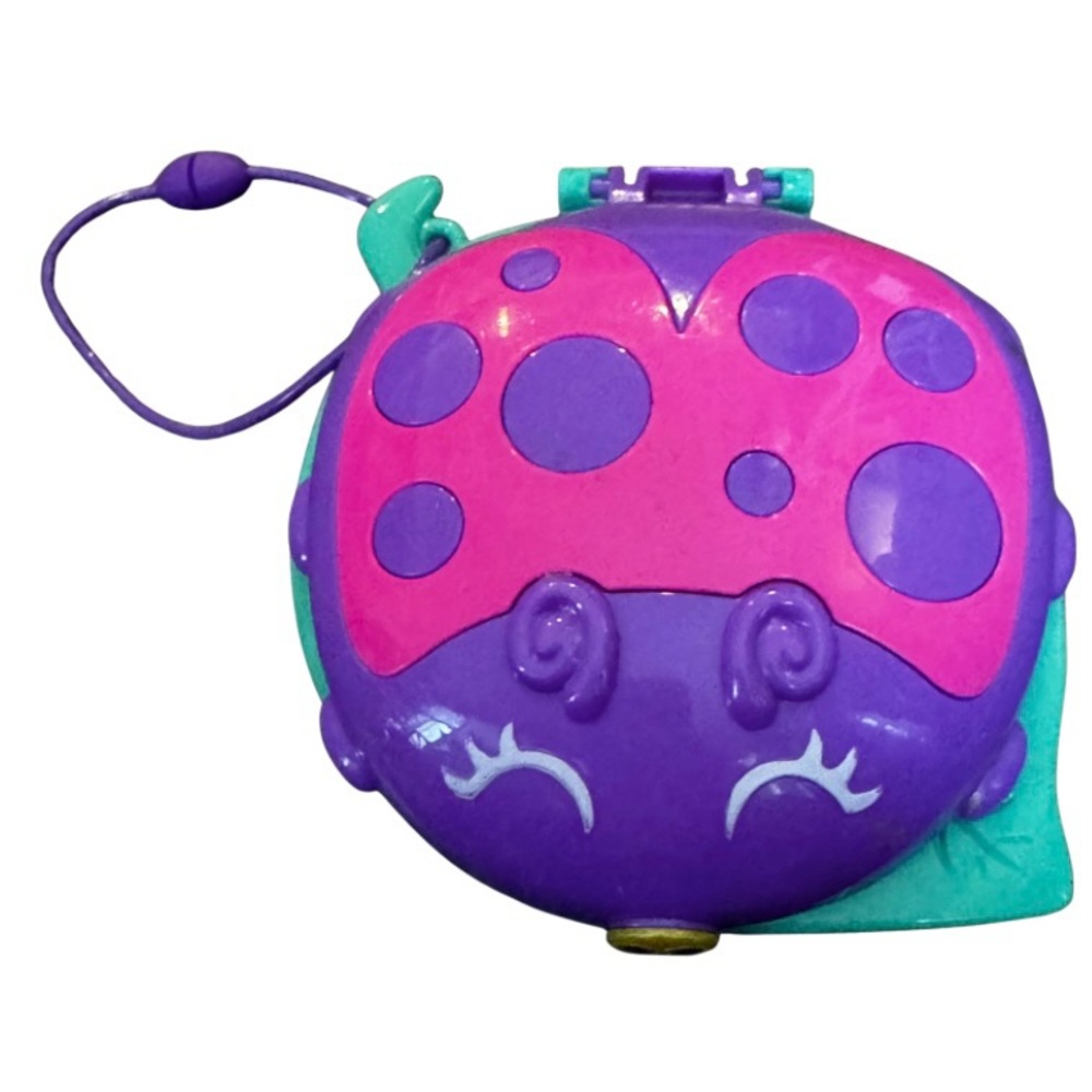 Polly Pocket World Lil’ Ladybug Garden Compact